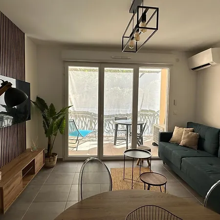 Bel Au Calme Avec Parking Apartmán *